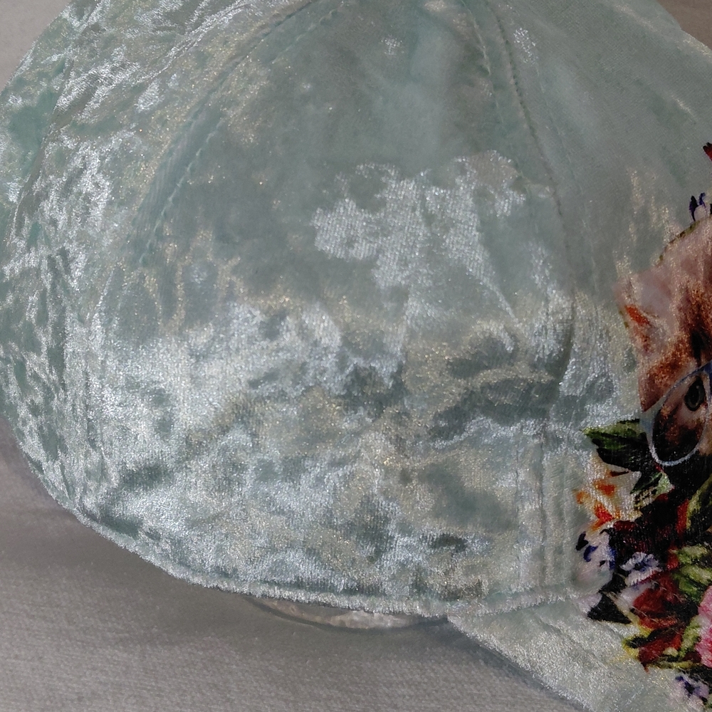 Adorable Velvet Cat Cap with Floral Design - Picture 5 of 7